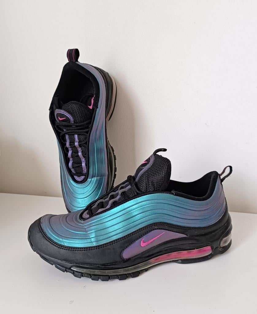 Nike 97 taille 44 très bon état, Enlèvement ou Envoi, Comme neuf, Chaussures