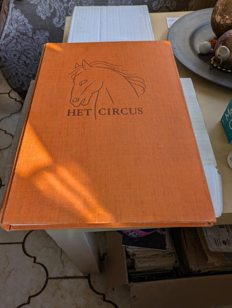 Het circus, Boeken, Ophalen of Verzenden, Gelezen