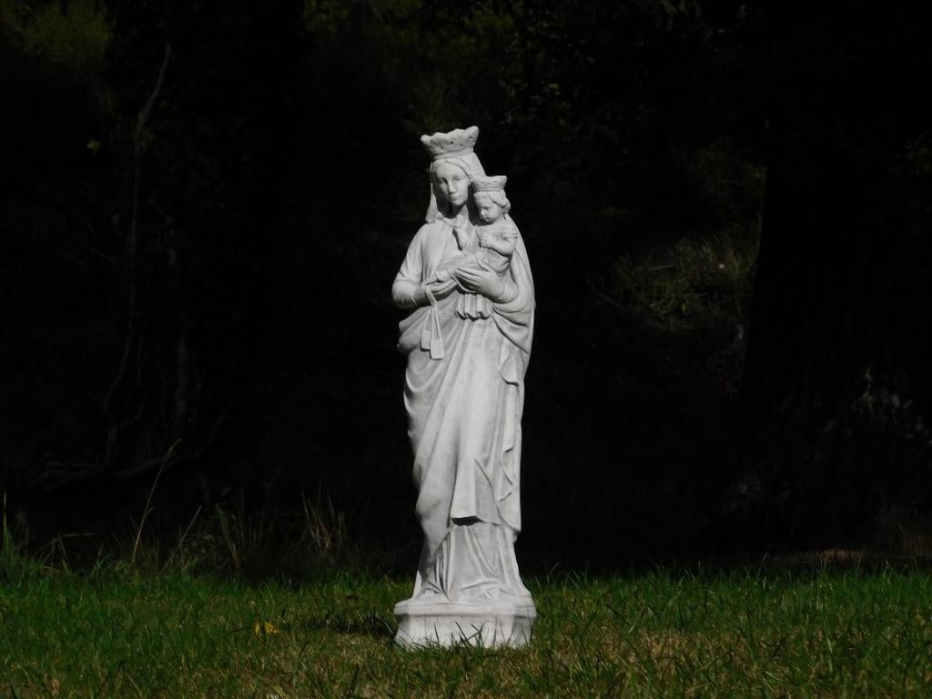 Belle statue de Marie - enfant, superstatuepleine de pierre., Jardin & Terrasse, Enlèvement ou Envoi, Pierre, Homme