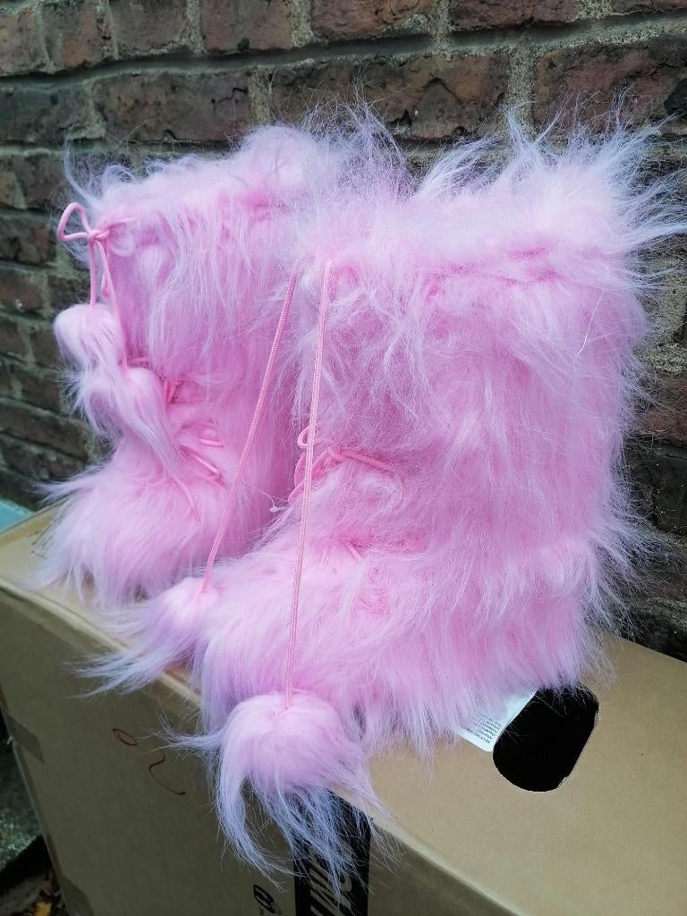 Bottes à poils longs roses pointure 37 - NEUVES, Neuf, Rose, Enlèvement, Bottes de neige