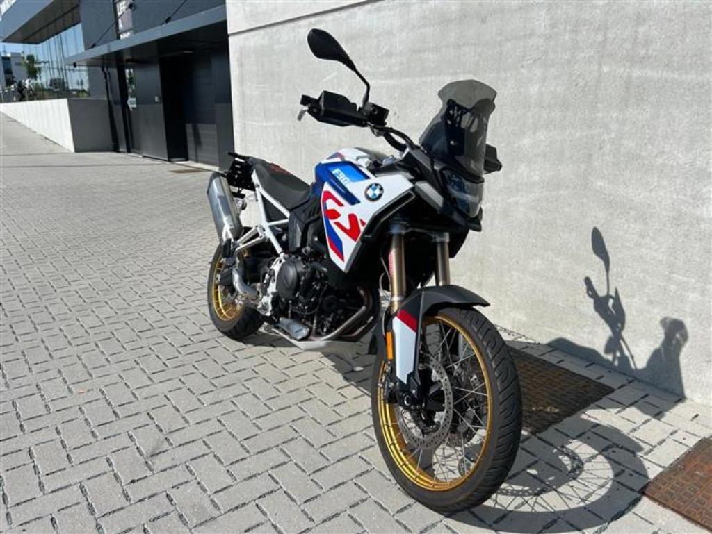 BMW F 900 GS (2024) slechts 8000km, Motoren, Motoren | BMW, Handvatverwarming, Motorrijbewijs A, Bedrijf, Meer dan 35 kW