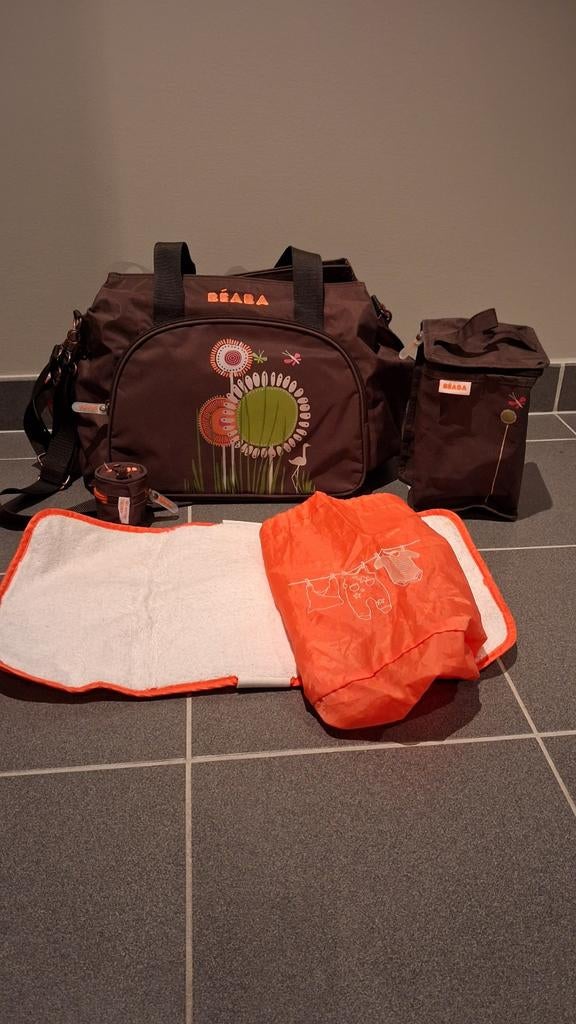 Sac à langer Beaba avec accessoires, Enfants & Bébés, Enlèvement ou Envoi, Utilisé, Sac d'épaule