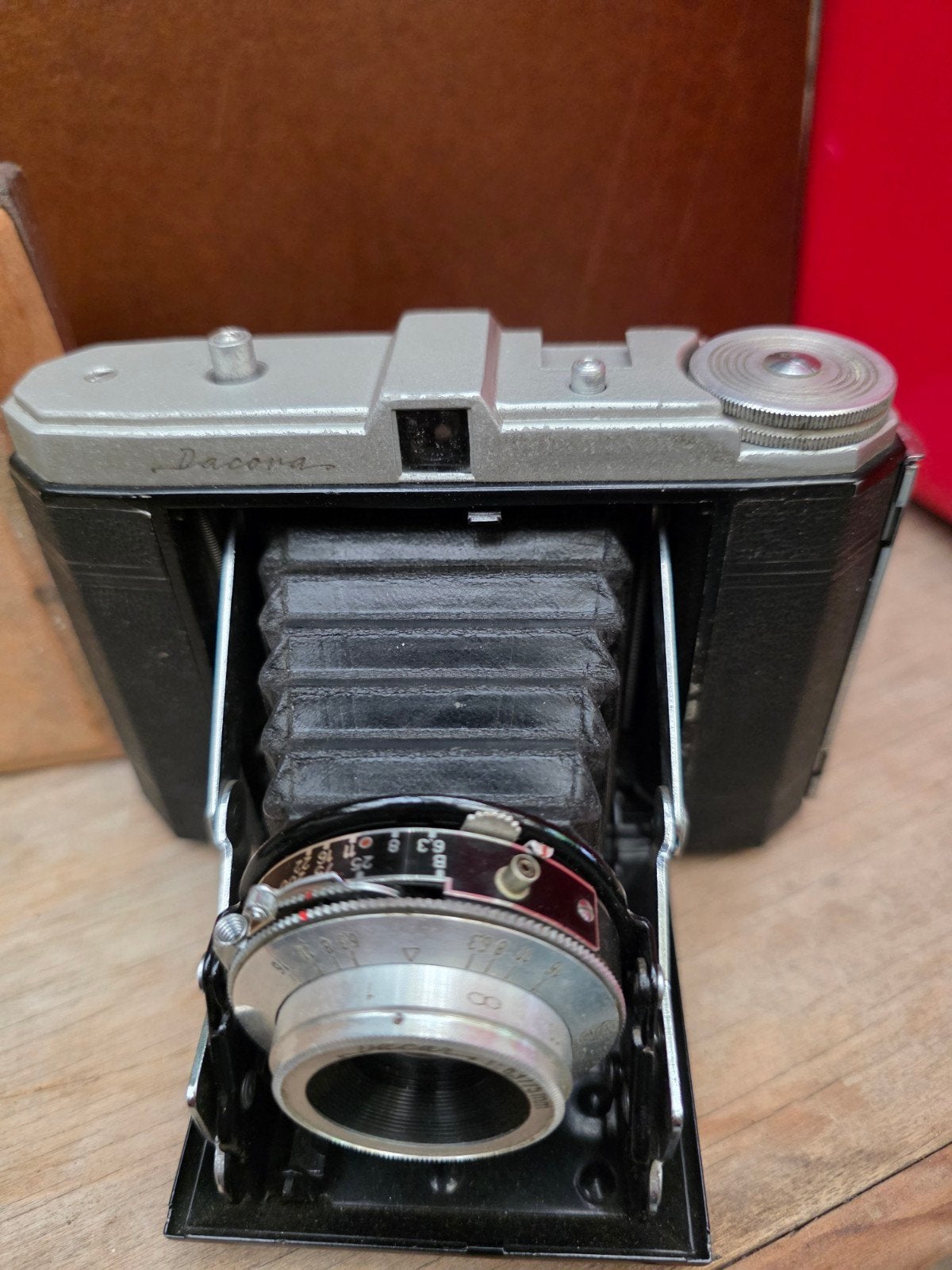 Dacora vouwcamera, Ophalen