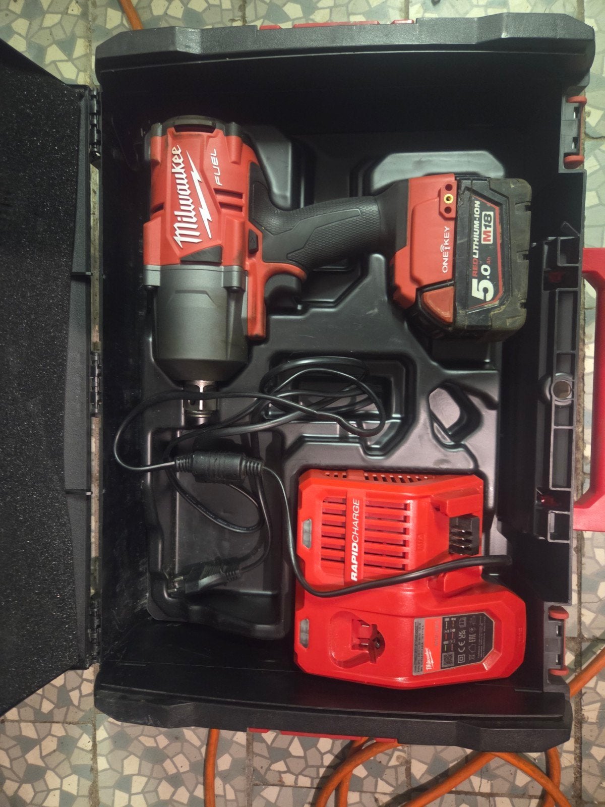 Debouloneuse Milwaukee m18 fuel, Doe-het-zelf en Bouw, Ophalen, Zo goed als nieuw
