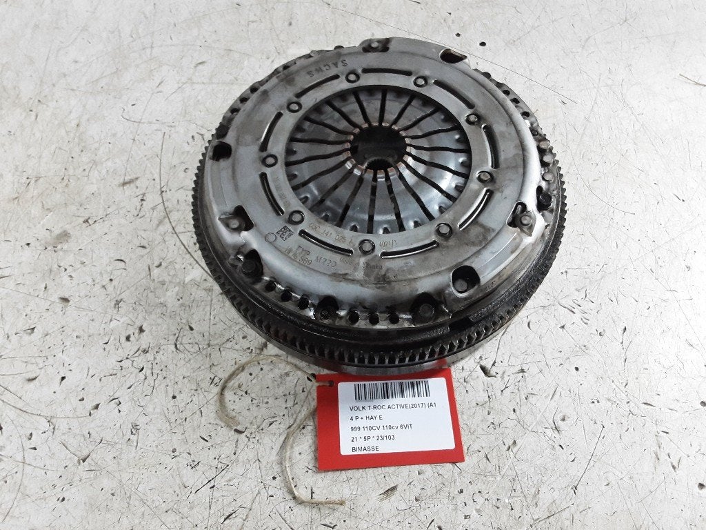 VOLANT MOTEUR BI-MASSE Volkswagen T-Roc I (05C141025A), Volkswagen, Volkswagen AG, Utilisé, Kundenbetreuung@volkswagen.de