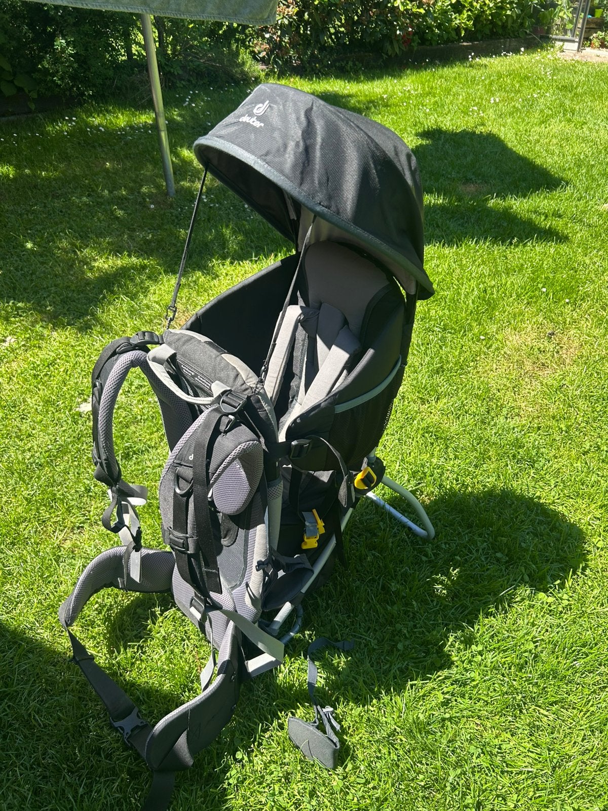 Deuter Kid Comfort 1 zwart met voetsteunen draagrugzak, Kinderen en Baby's, Babydragers en Draagdoeken, Ophalen, Zo goed als nieuw