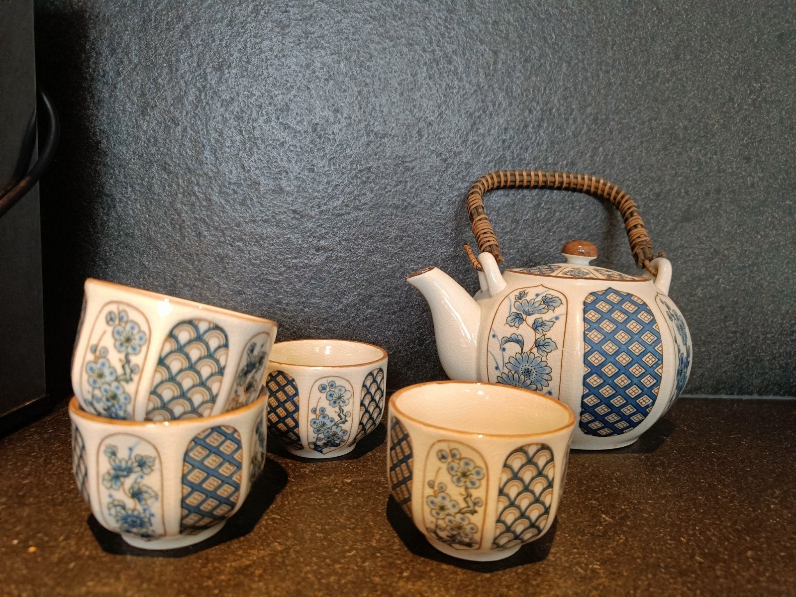 theekan en 4 kopjes, Ophalen of Verzenden