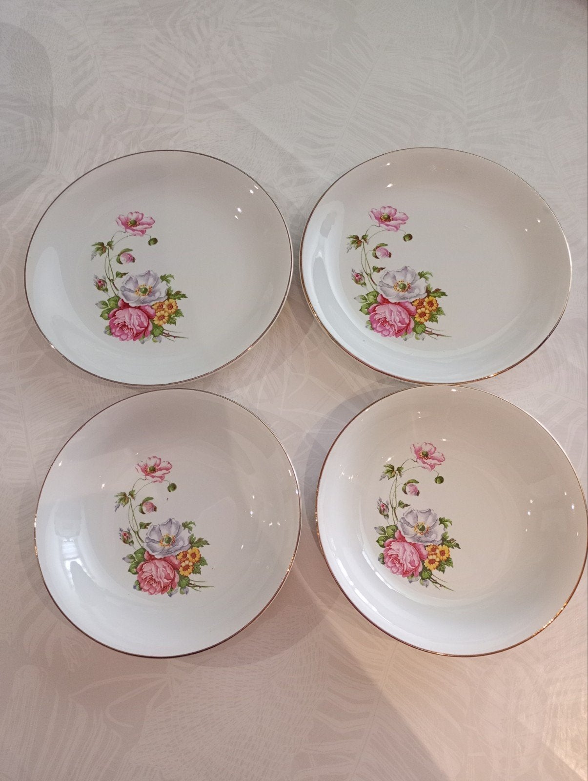 Assiettes vintage Anémones, Maison & Meubles, Cuisine | Vaisselle, Enlèvement ou Envoi