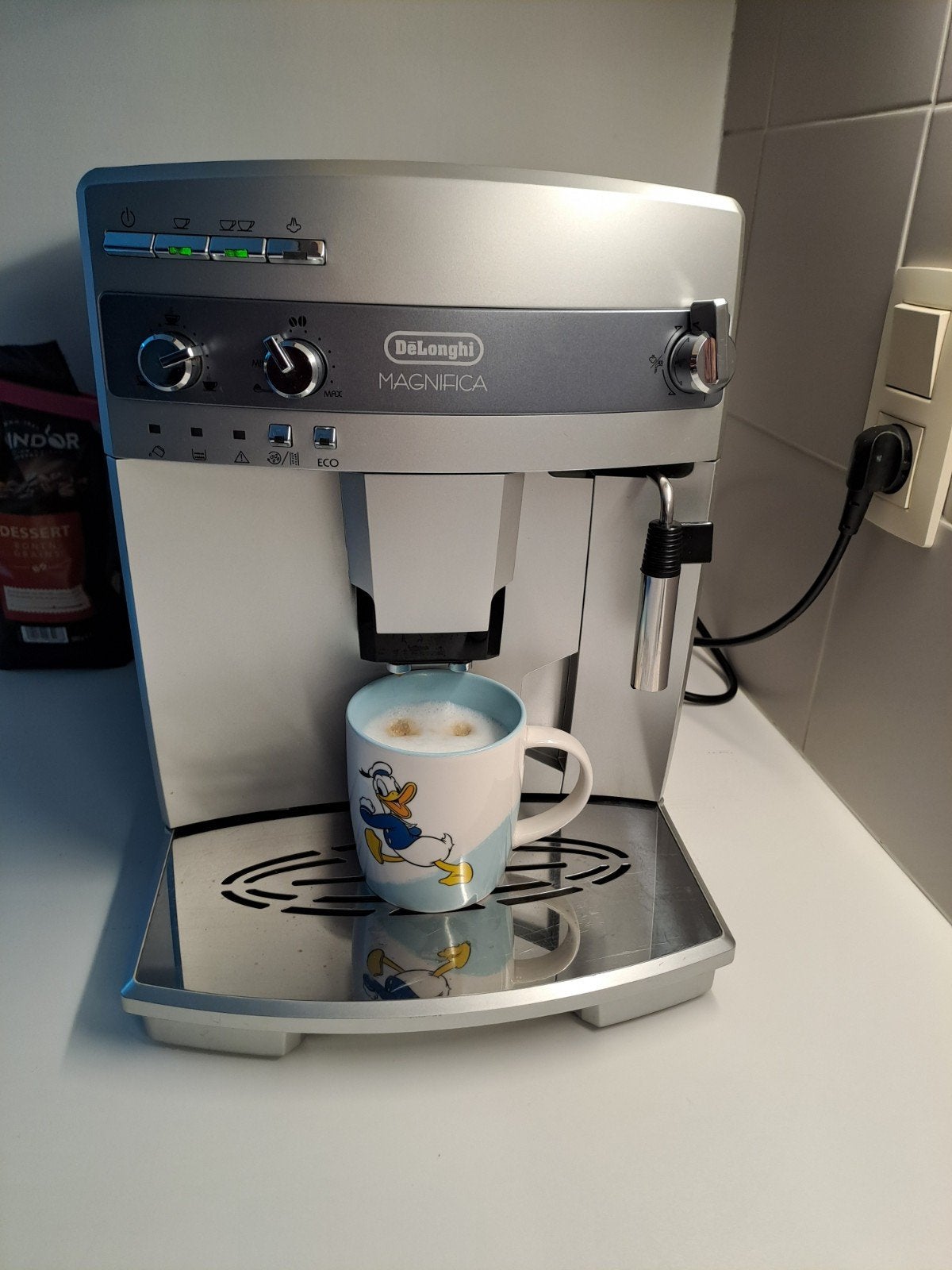 DeLonghi Magnifica espressomachine., Electroménager, Machine à espresso, Réservoir d'eau amovible, Enlèvement ou Envoi, Café moulu