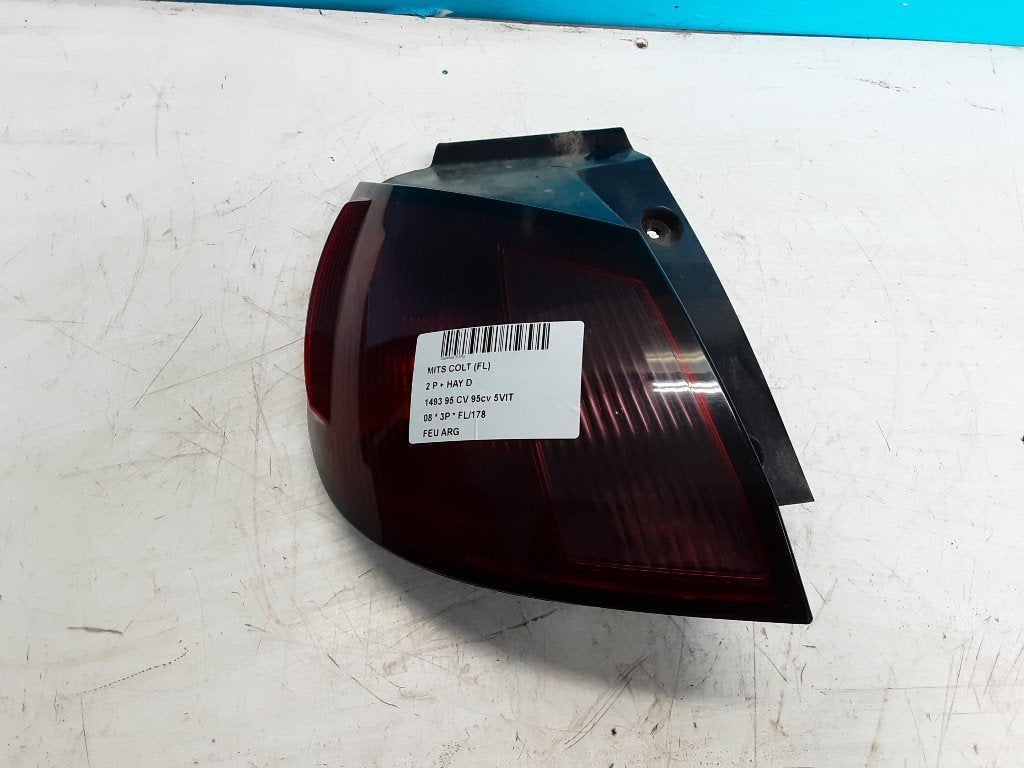 ACHTERLICHT LINKS Mitsubishi Colt (Z2 / Z3) (MR957365), Gebruikt, Mevr. I. Hauben, Mitsubishi, Rue de l'Espoir 34 34
4030  GRIVEGNÉE, BE