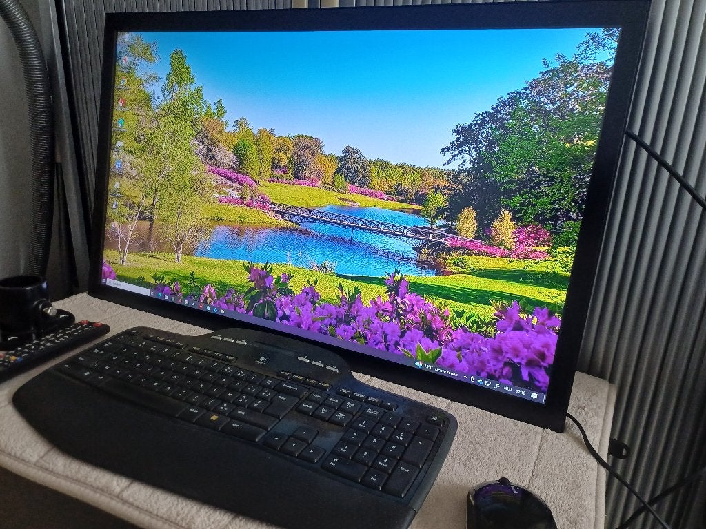 Touchscreen samsung QM32R-T., Computers en Software, Ophalen, HD, Touchscreen, Zo goed als nieuw