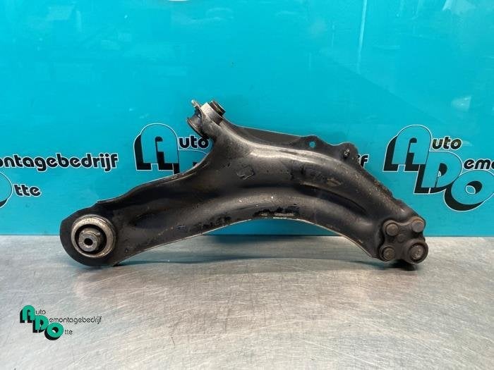Bras de suspension avant gauche d'un Mercedes Citan (Citan 1, Autos : Pièces & Accessoires, 3 mois de garantie, Utilisé, -, -