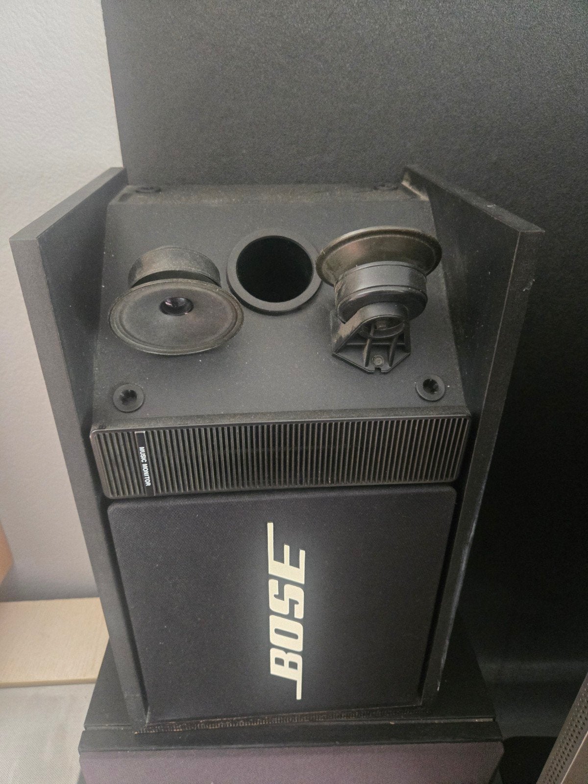 Bose luidsprekers, Ophalen