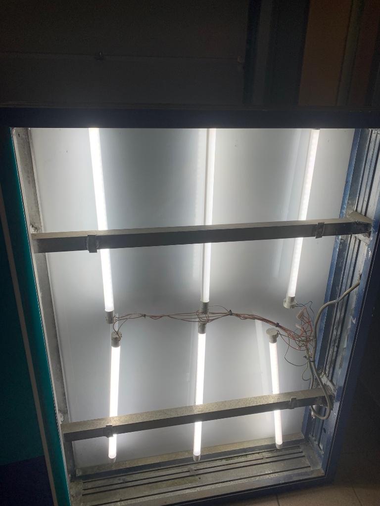 lichtreclame LED, Dubbelzijdig zichtbaar, Clubhuis, Verzamelen, Merken en Reclamevoorwerpen, Ophalen, Zo goed als nieuw, Reclamebord