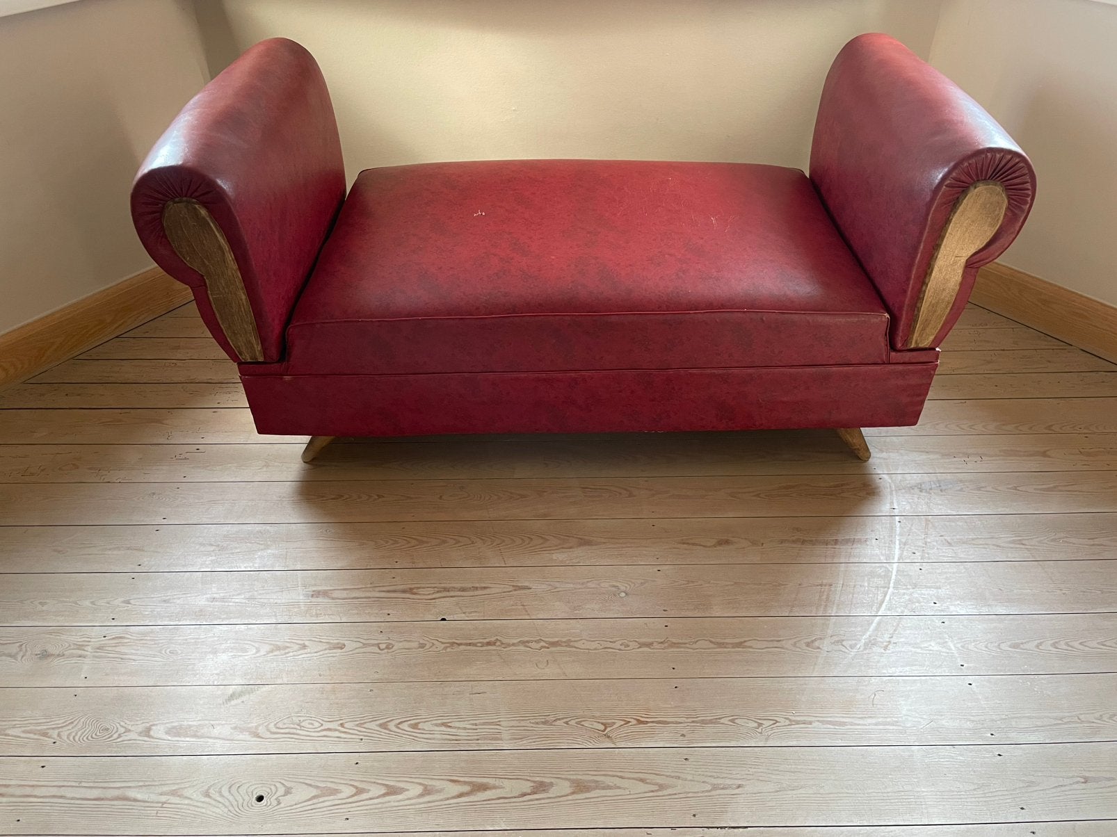 Retro design chaise longue/banquette–rood – Art Deco stijl, Maison & Meubles, Canapés | Sofas & Chaises Longues, Utilisé, Deux personnes