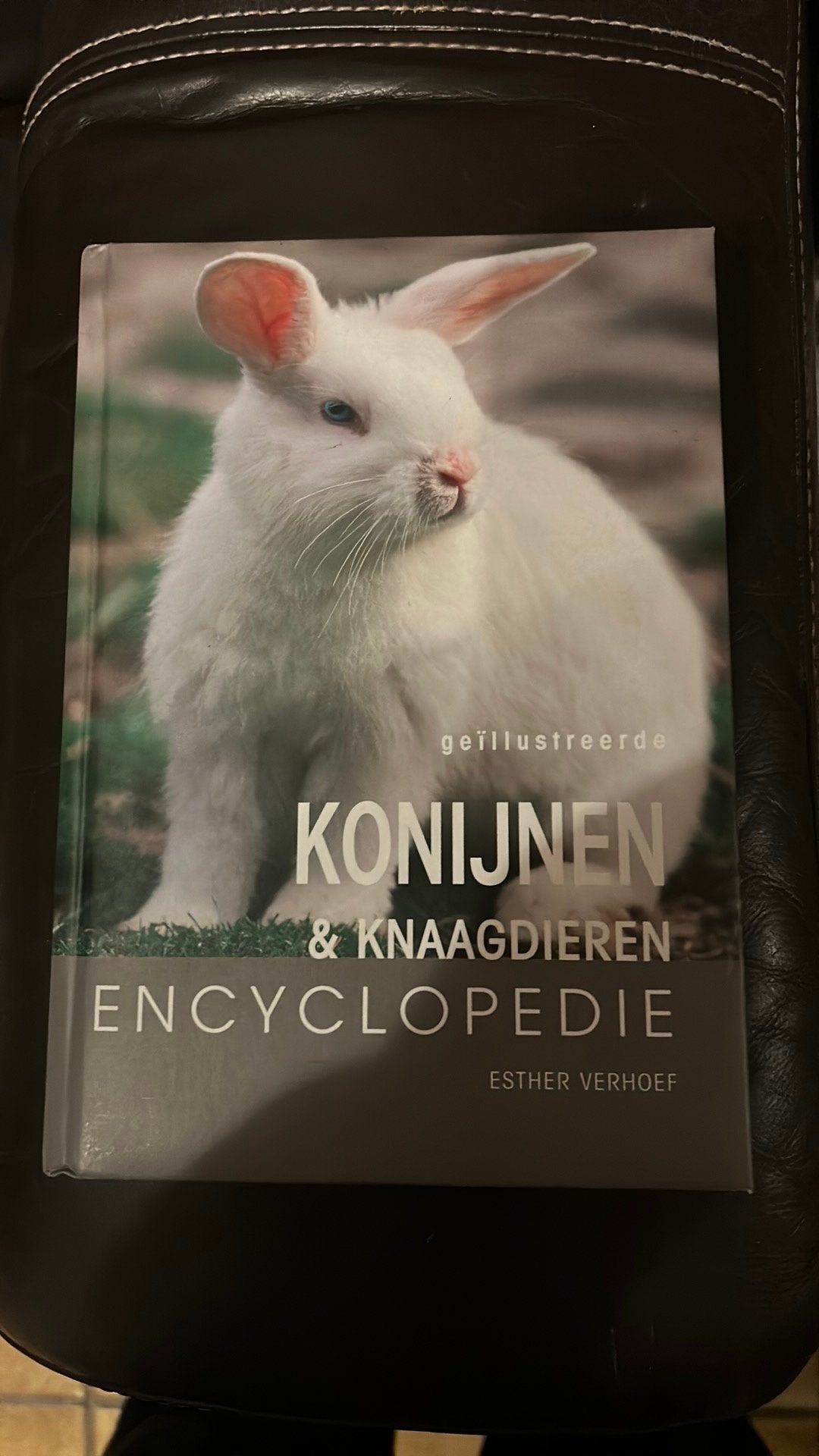 Konijnen & knaagdieren encyclopedie, Boeken, Ophalen of Verzenden, Gelezen