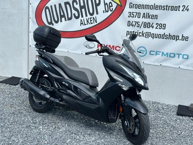 KAWASAKI J300, Scooter, 300 cc, Bedrijf