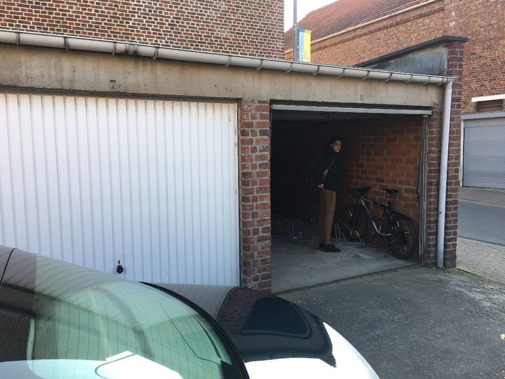 8 Garages te koop in het centrum van Hoegaarden, Enlèvement ou Envoi, Utilisé