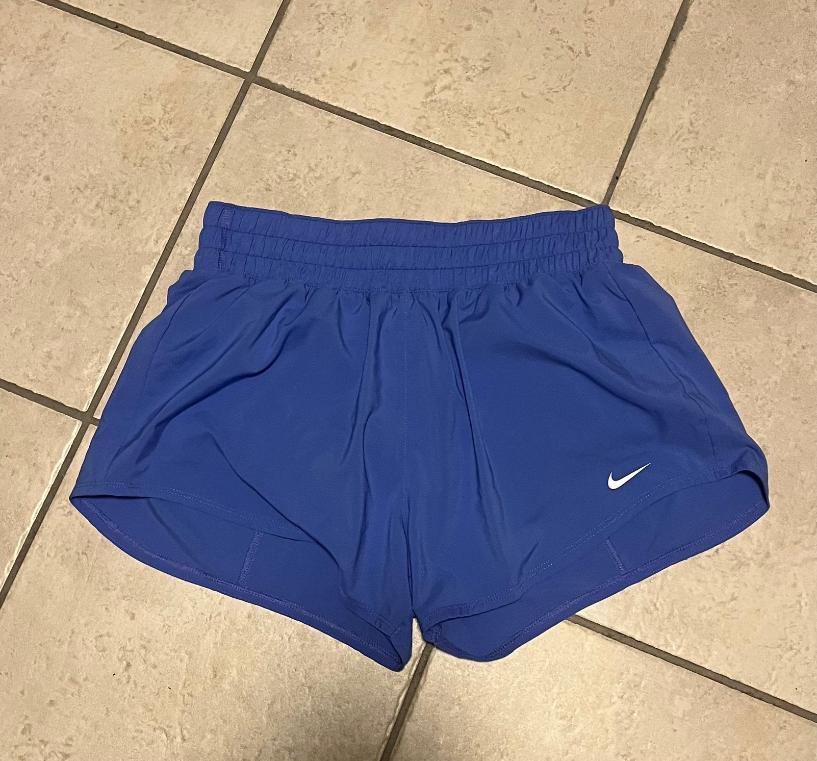 Nike One Dri-Fit damesshort met taille en binnenbroekje, Vêtements | Femmes, Vêtements de sport, Taille 36 (S), Enlèvement, Bleu