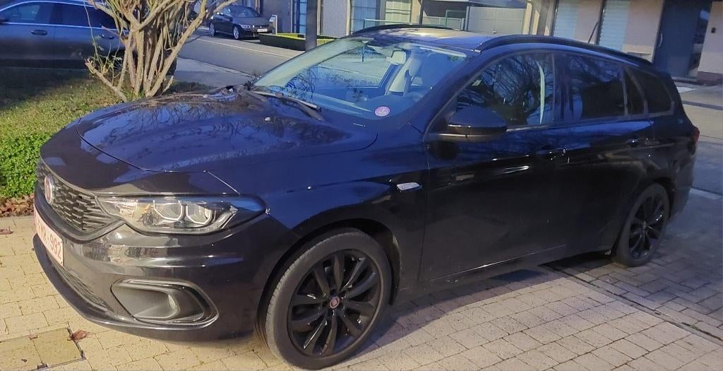Fiat Tipo Station Wagon S-Design 1.4 T-Jet 120 S&S zwart, Stof, 5 deurs, Particulier, 1368 cc