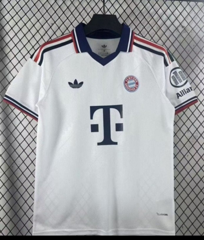 Bayern München Voetbal Uitshirt Origineel Nieuw 2026, Sport en Fitness, Voetbal, Verzenden
