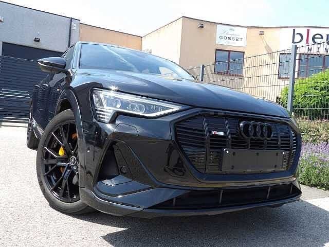 Audi Q8 e-tron PHEV 50 TFSI e Quattro Competition, Auto's, Audi, Automaat, 308 pk, Zwart, 5 zetels