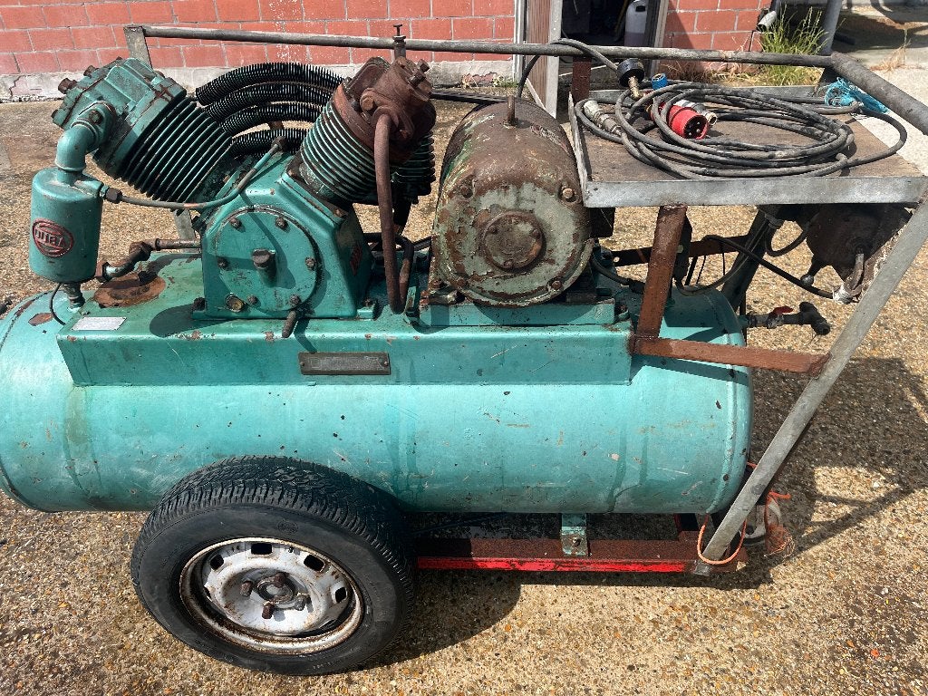 compresseur, Bricolage & Construction, Compresseurs, 400 à 800 litres/min, Enlèvement, Utilisé, 6 à 10 bars