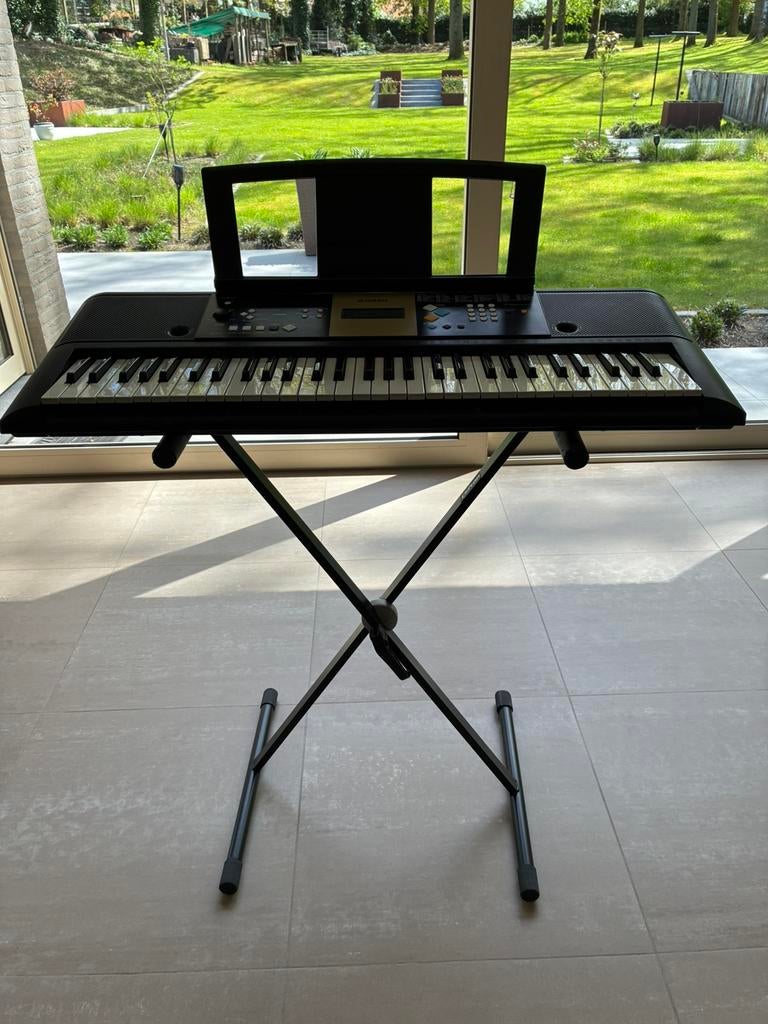 Keybord Yamaha YPT-200 met staanderd, Muziek en Instrumenten, Keyboards, Ophalen, Zo goed als nieuw, Yamaha, Met standaard