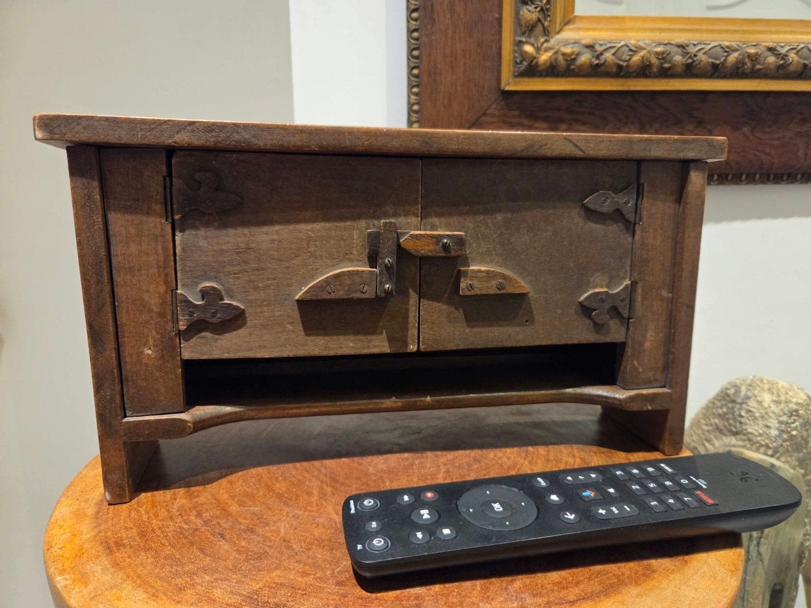 Armoire vintage en bois — Armoire murale rétro marron foncé, Antiquités & Art, Enlèvement ou Envoi