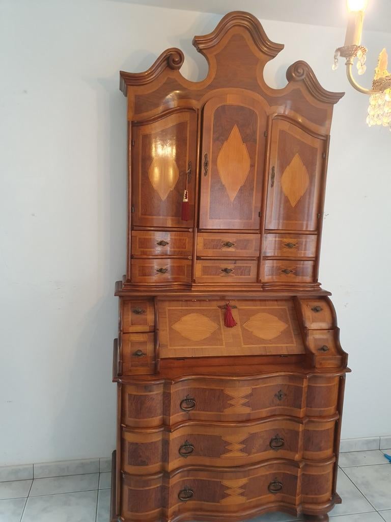 Antieke secretaire, Ophalen
