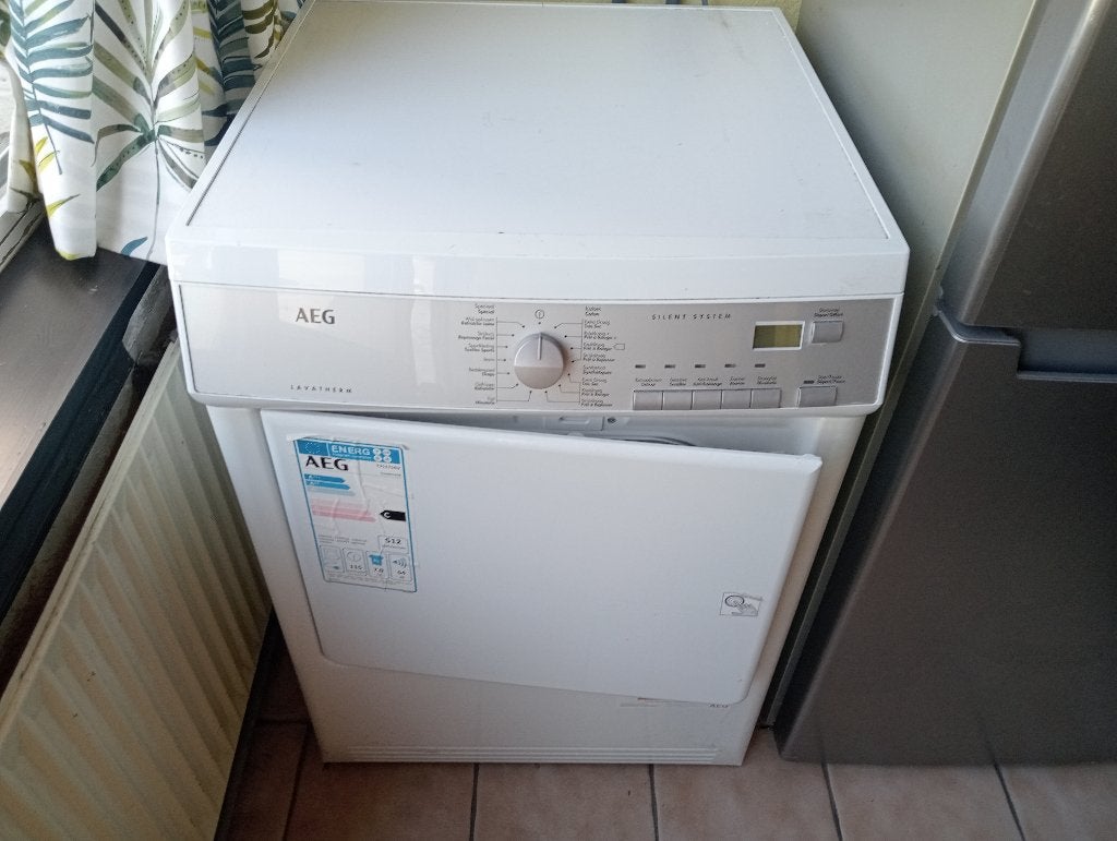 Sèche-linge électrique AEG à évacuation extérieure, 6 à 8 kg, Chargeur frontal, Enlèvement, Utilisé