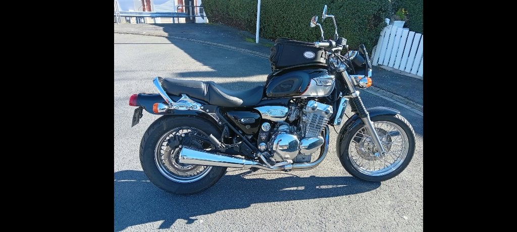 Triumph adventure 900, Particulier, 900 cm³