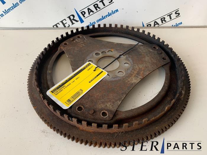 Couronne dentée d'un Mercedes E-Klasse, 3 mois de garantie, Utilisé, -, -