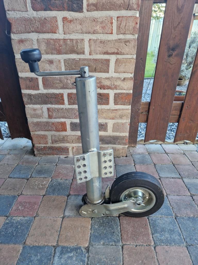 Neuswiel voor aanhangwagen, Enlèvement