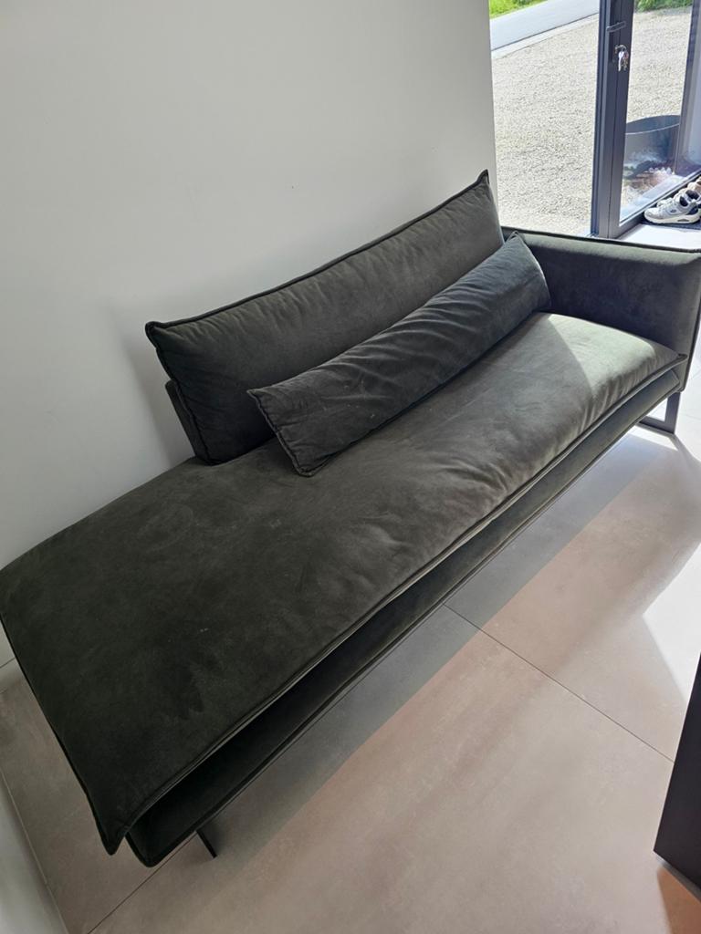 Moderne designzetel in donkergroene velvet stof, Huis en Inrichting, Zetels | Complete zithoeken, Zo goed als nieuw, Stof, Ophalen