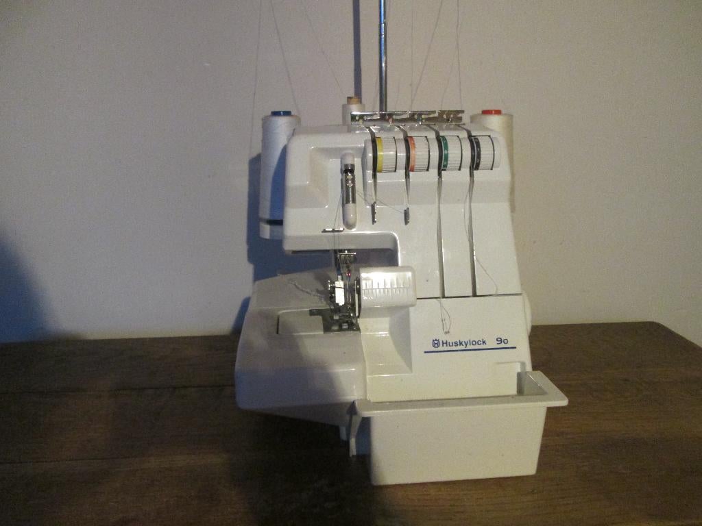 overlock naaimachine, Ophalen of Verzenden, Zo goed als nieuw, Naaimachine, Overige merken