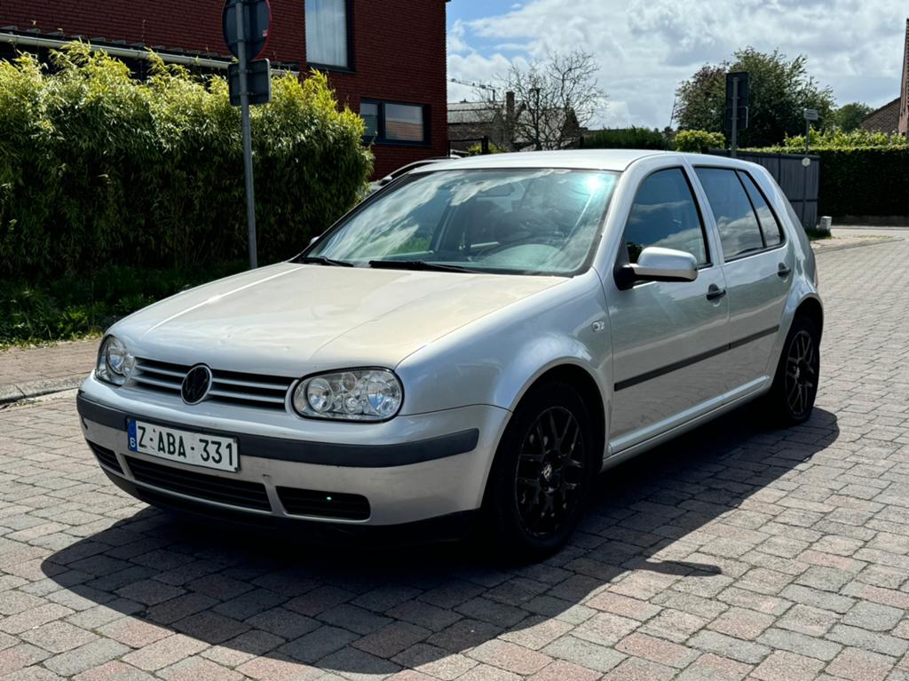 VW Golf 1.4 benzine, airco, automaat, 2 sleutels, Voorwielaandrijving, 75 kW, Stof, Zwart