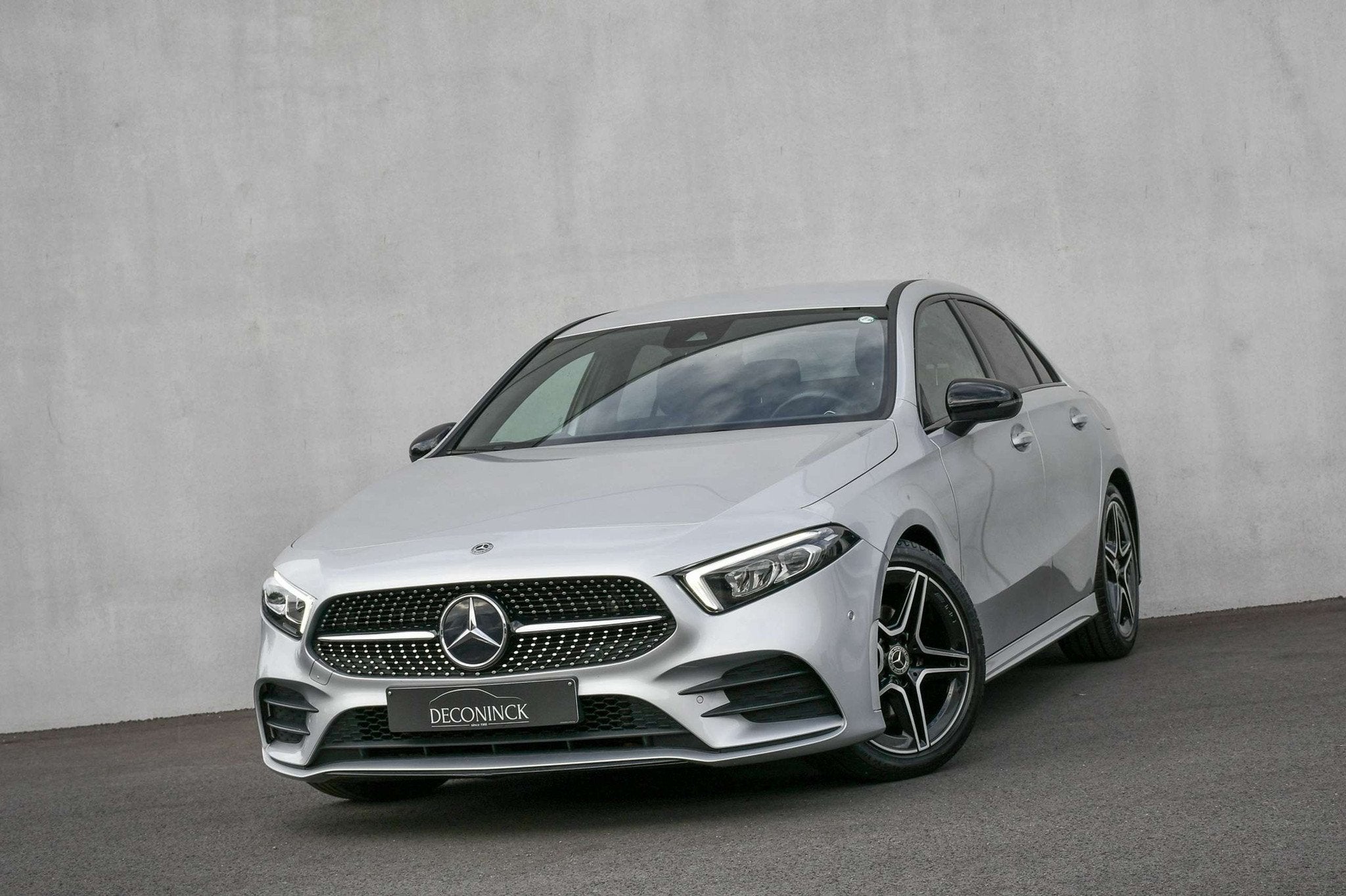 Mercedes-Benz A-Klasse 180 d BERLINE*LED*AMG*WIDESCREEN*ALCA, Autos, Achat, Bluetooth, Entreprise, 116 ch