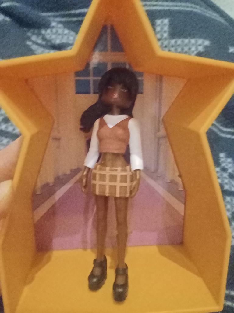 Roblox Dress to Impress poppetje met accessoires, Kinderen en Baby's, Speelgoed | Poppen, Ophalen of Verzenden