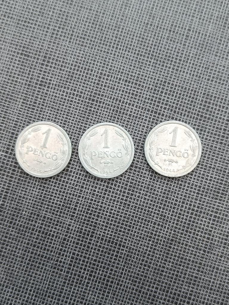 Hongarije. 1 Pengö van 1944 ( 3 x )., Postzegels en Munten, Ophalen of Verzenden, Hongarije, Losse munt