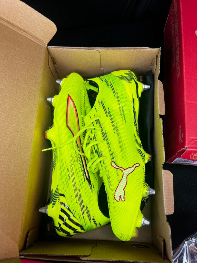 Crampons Puma Ultimate 6 MxSG, Enlèvement ou Envoi, Comme neuf
