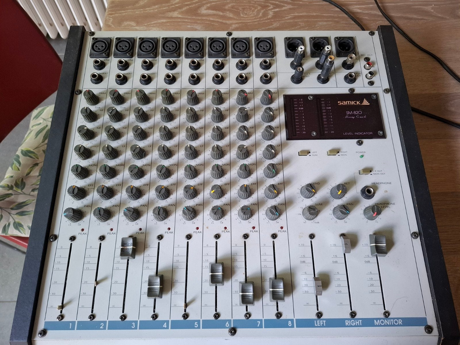 analoog mengpaneel samick sm 820, Muziek en Instrumenten, Ophalen of Verzenden, Gebruikt, 5 tot 10 kanalen