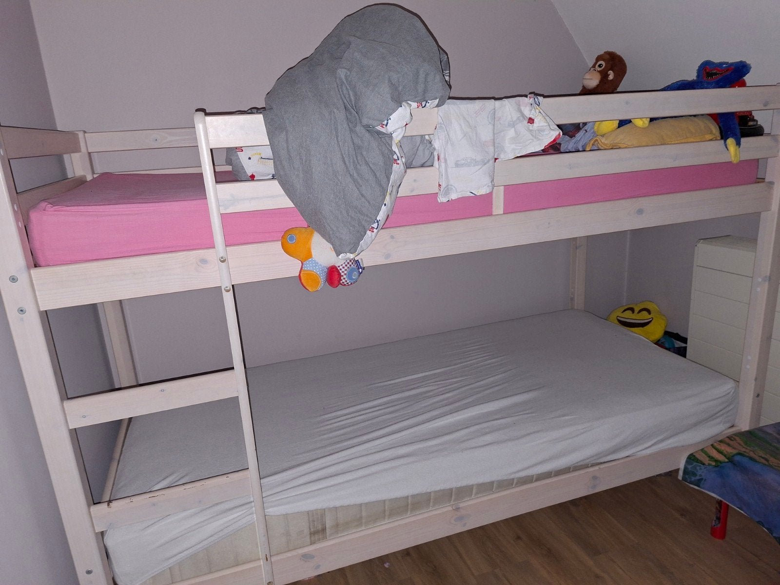 Houten stapelbed met 2 matrassen – goede staat, Enlèvement, Utilisé, Lits superposés