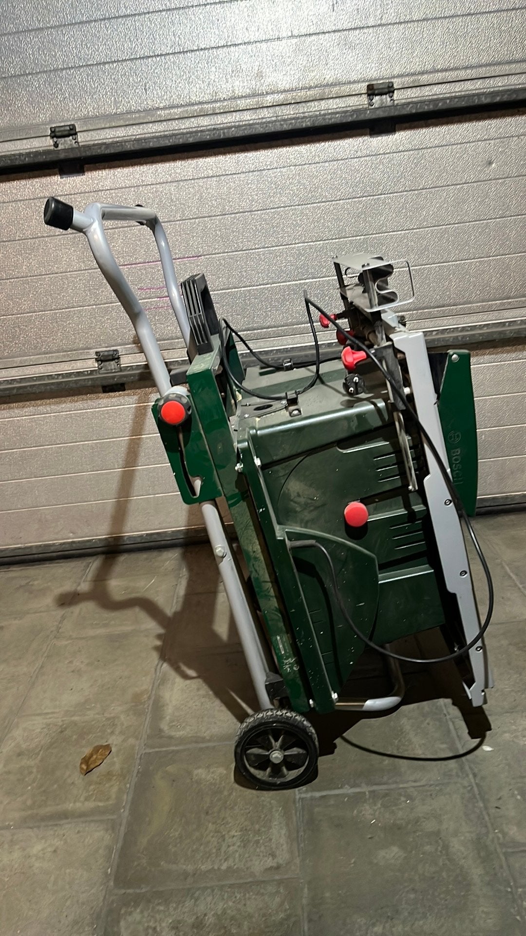 Scie à table mobile BOSCH, 1200 watts ou plus, 70 mm ou plus, Enlèvement, Utilisé