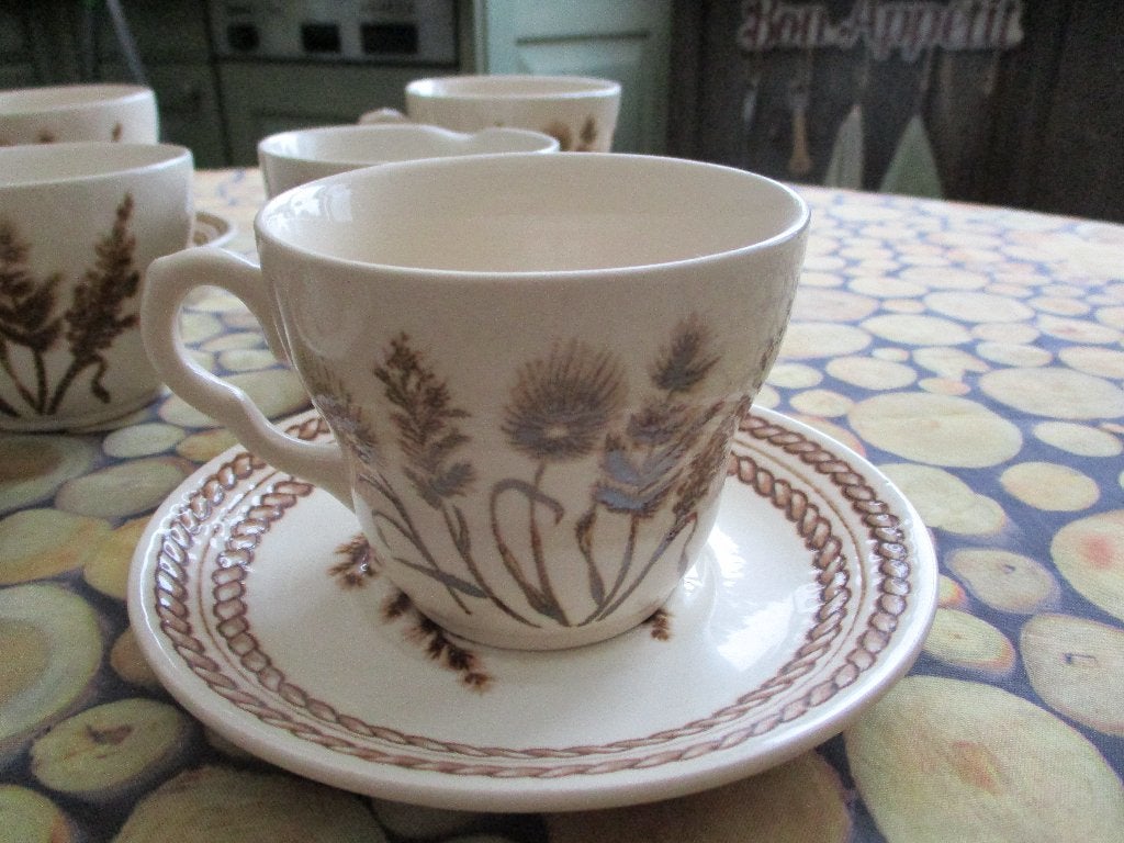 4 koffietassen met schotel, melkkan, suikerpot en 4 diepe, Overige merken, Landelijk/Boerenbont, Ophalen of Verzenden, Zo goed als nieuw