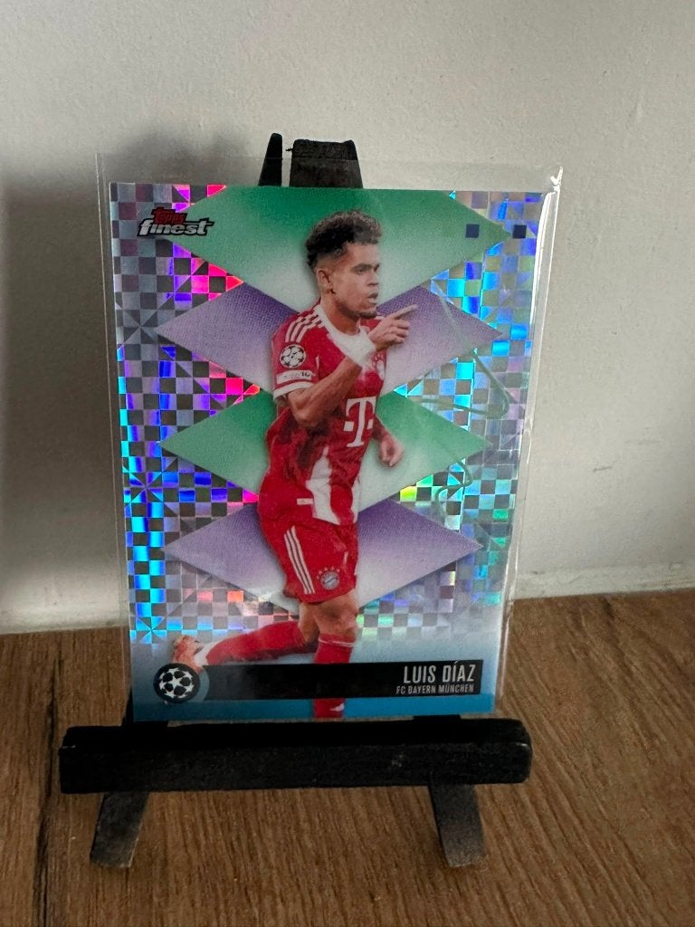 Finest Bayern - Luis Diaz - Checkerboard, Verzamelen, Sportartikelen en Voetbal, Ophalen of Verzenden, Nieuw, Spelerskaart