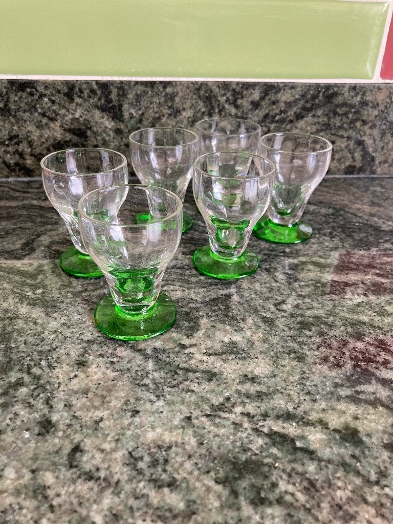 vieux verres à liqueur, Enlèvement ou Envoi