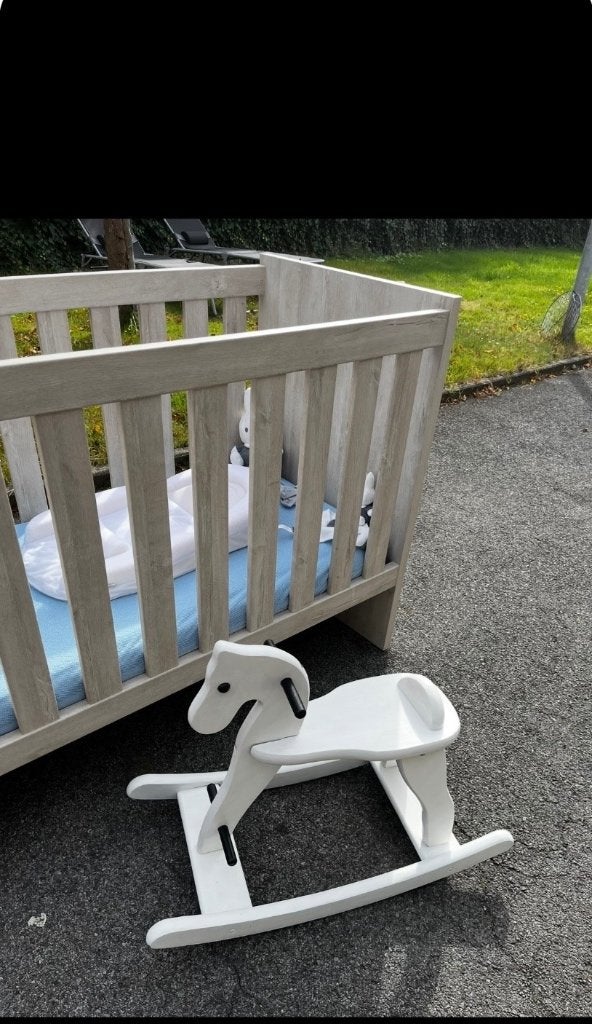 Baby bed - meegroeibed- matras met accessoires, Ophalen, Zo goed als nieuw, Matras