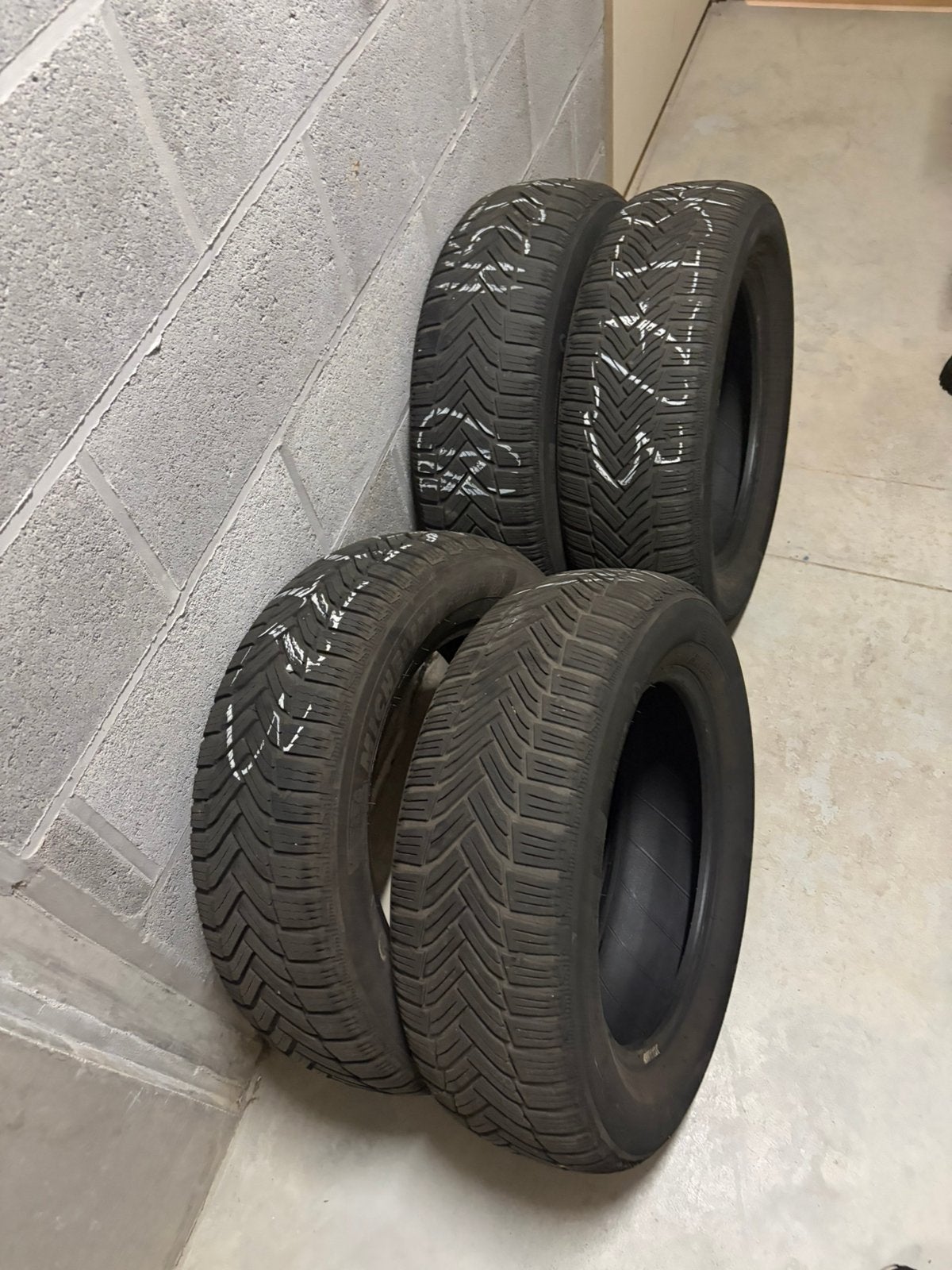 •••4 Pneux hiver •••michelin alpine 6, Autos : Pièces & Accessoires, Enlèvement, Pneus hiver, Pneu(s)
