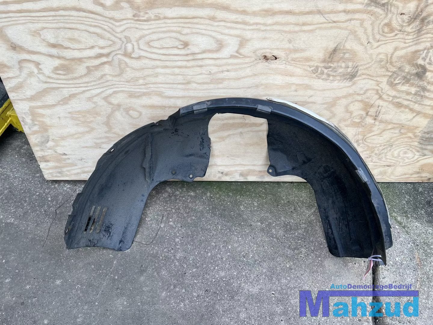 FORD FIESTA 6 rechts voor wielkast modderkuip 2007-2017, Info@ford.com, Avant, Ford Motor Company, American Road 1
48126  Dearborn